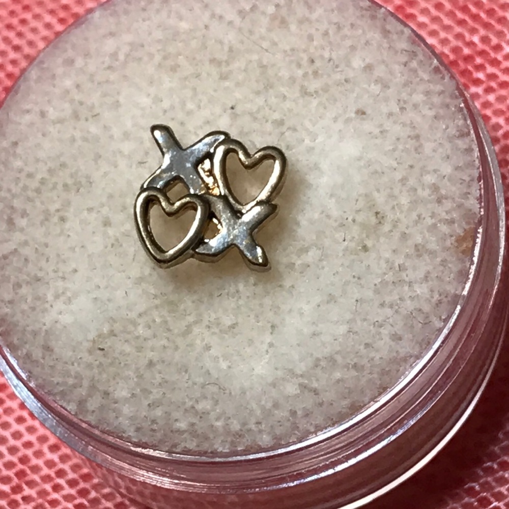 3/$10 Origami Owl XOXO Charm
